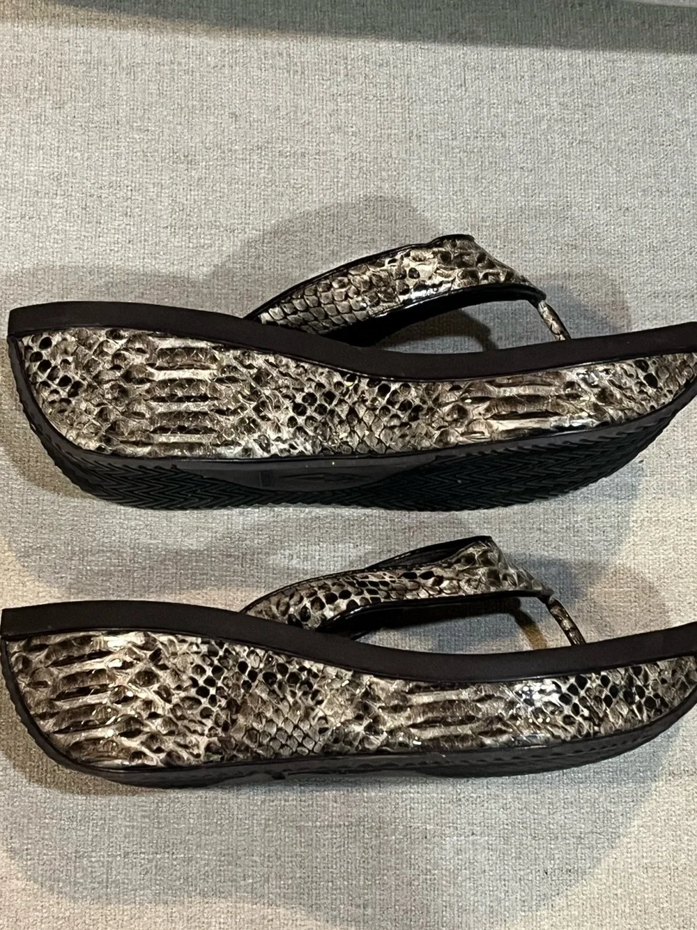 Volatile Snakeskin Print Sandals Size 9